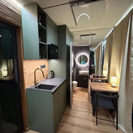 Za Zrcadlem Hradišťko