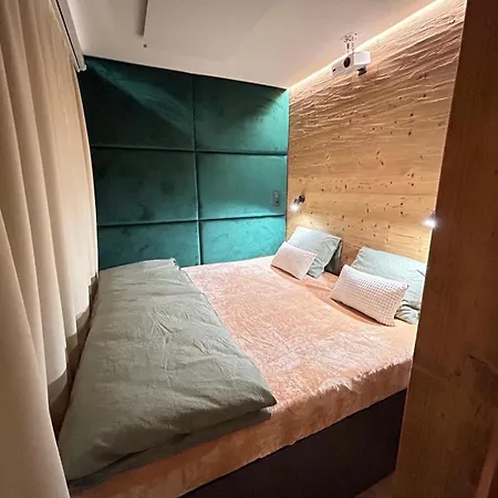 Prázdninový dům Za Zrcadlem *